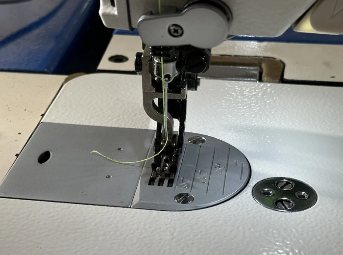 intelligent feeding computerized lockstitch sewing machine factory